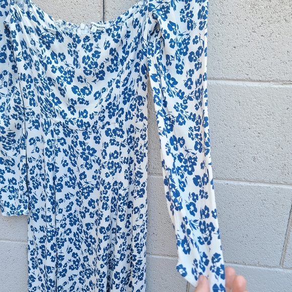 Reformation | Sigmund Floral Square Neck Long Sleeve Midi Dress in Milanesa - Picture 6 of 10